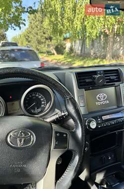 Позашляховик / Кросовер Toyota Land Cruiser Prado 2012 в 
