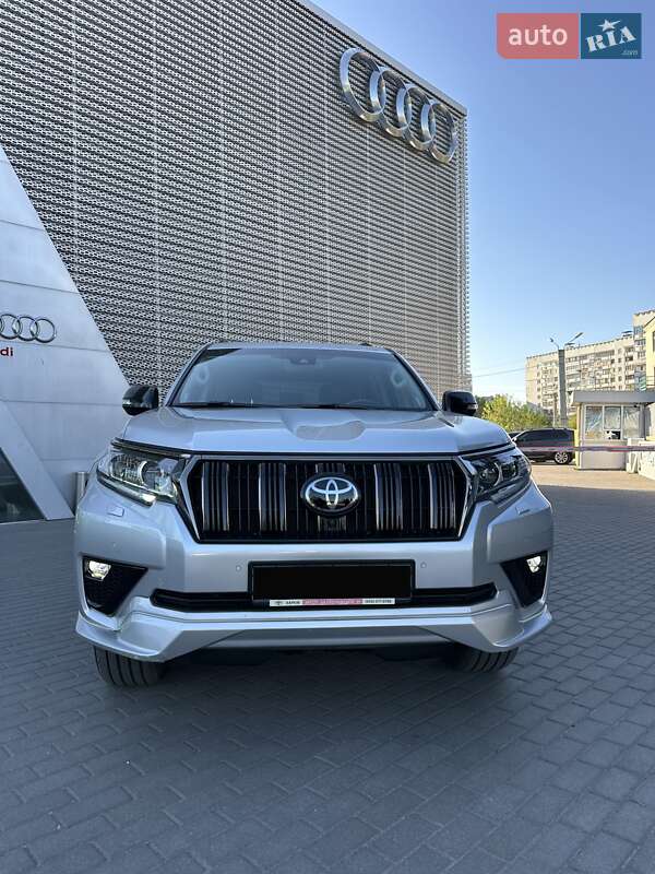 Внедорожник / Кроссовер Toyota Land Cruiser Prado 2020 в Киеве
