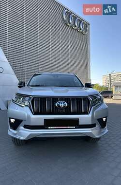 Внедорожник / Кроссовер Toyota Land Cruiser Prado 2020 в 