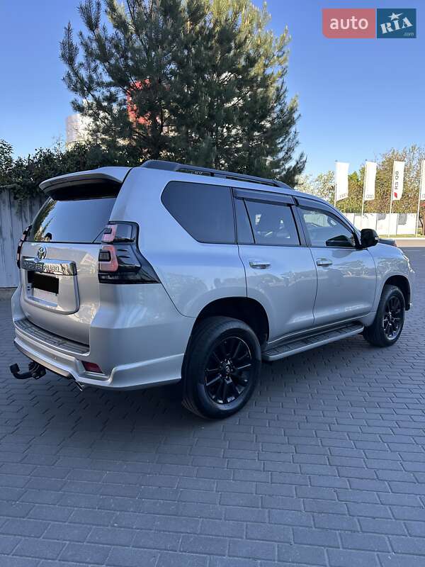 Внедорожник / Кроссовер Toyota Land Cruiser Prado 2020 в Киеве