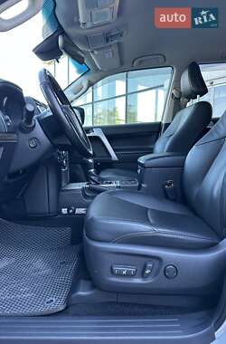 Внедорожник / Кроссовер Toyota Land Cruiser Prado 2020 в 