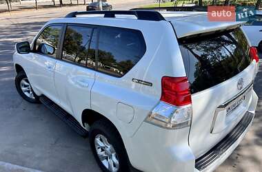 Позашляховик / Кросовер Toyota Land Cruiser Prado 2011 в 