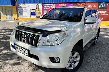 Позашляховик / Кросовер Toyota Land Cruiser Prado 2011 в 