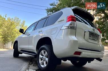 Позашляховик / Кросовер Toyota Land Cruiser Prado 2011 в 
