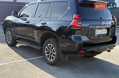 Позашляховик / Кросовер Toyota Land Cruiser Prado 2021 в 