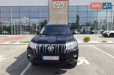 Внедорожник / Кроссовер Toyota Land Cruiser Prado 2022 в 