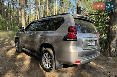 Позашляховик / Кросовер Toyota Land Cruiser Prado 2018 в 