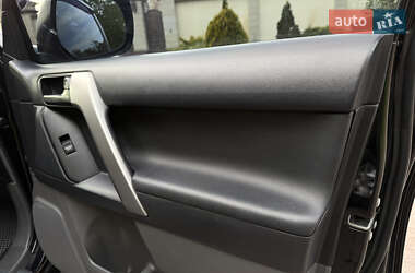 Внедорожник / Кроссовер Toyota Land Cruiser Prado 2011 в 