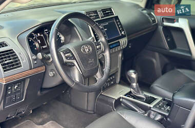 Позашляховик / Кросовер Toyota Land Cruiser Prado 2020 в 