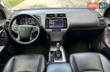 Позашляховик / Кросовер Toyota Land Cruiser Prado 2020 в 
