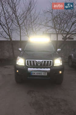 Позашляховик / Кросовер Toyota Land Cruiser Prado 2004 в Рівному