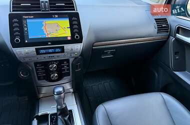 Позашляховик / Кросовер Toyota Land Cruiser Prado 2022 в 