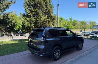 Позашляховик / Кросовер Toyota Land Cruiser Prado 2022 в 
