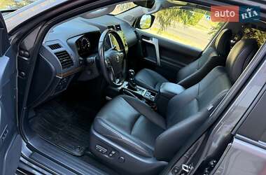 Позашляховик / Кросовер Toyota Land Cruiser Prado 2022 в 