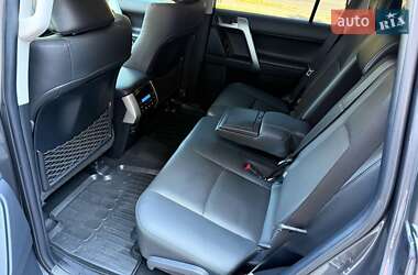 Позашляховик / Кросовер Toyota Land Cruiser Prado 2022 в 