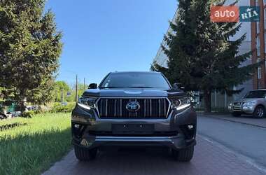 Позашляховик / Кросовер Toyota Land Cruiser Prado 2022 в 