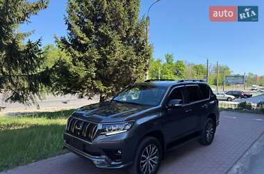Позашляховик / Кросовер Toyota Land Cruiser Prado 2022 в 