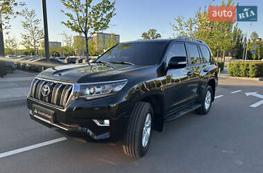 Внедорожник / Кроссовер Toyota Land Cruiser Prado 2019 в 