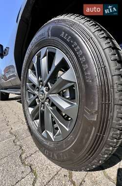 Внедорожник / Кроссовер Toyota Land Cruiser Prado 2024 в 