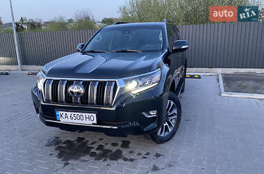 Внедорожник / Кроссовер Toyota Land Cruiser Prado 2022 в 