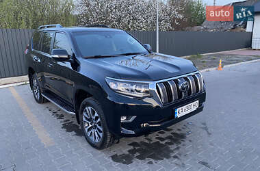 Внедорожник / Кроссовер Toyota Land Cruiser Prado 2022 в 