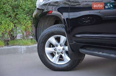 Позашляховик / Кросовер Toyota Land Cruiser Prado 2012 в 