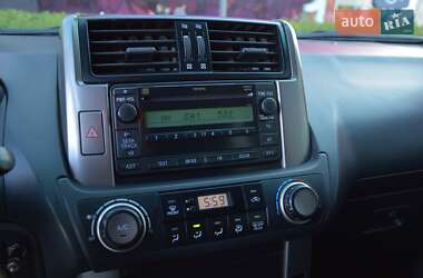 Позашляховик / Кросовер Toyota Land Cruiser Prado 2012 в 
