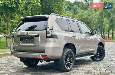 Внедорожник / Кроссовер Toyota Land Cruiser Prado 2022 в 