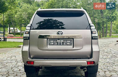 Внедорожник / Кроссовер Toyota Land Cruiser Prado 2022 в 