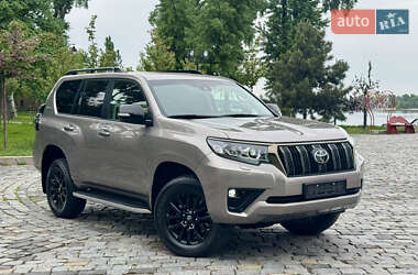 Внедорожник / Кроссовер Toyota Land Cruiser Prado 2022 в 