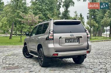 Внедорожник / Кроссовер Toyota Land Cruiser Prado 2022 в 