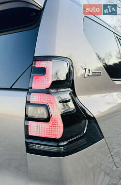 Внедорожник / Кроссовер Toyota Land Cruiser Prado 2022 в 