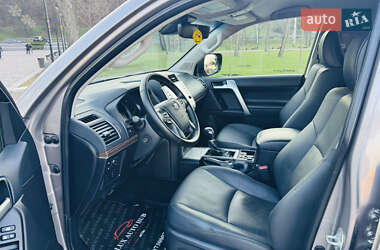 Внедорожник / Кроссовер Toyota Land Cruiser Prado 2022 в 