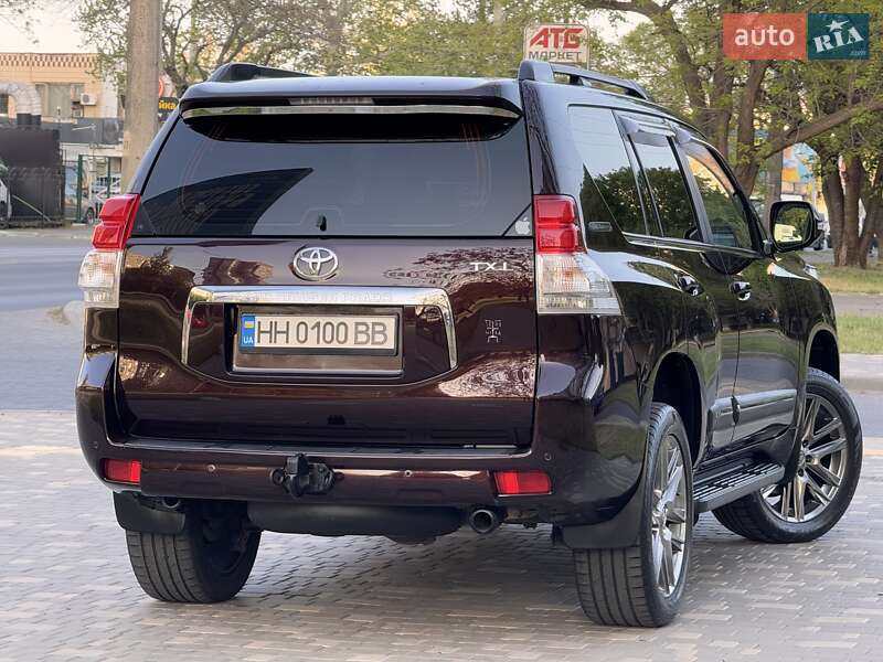 Позашляховик / Кросовер Toyota Land Cruiser Prado 2010 в Одесі