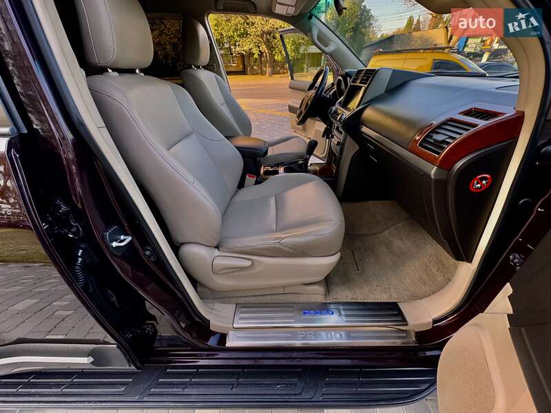 Позашляховик / Кросовер Toyota Land Cruiser Prado 2010 в Одесі