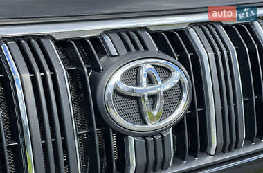 Внедорожник / Кроссовер Toyota Land Cruiser Prado 2022 в 