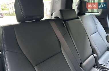 Внедорожник / Кроссовер Toyota Land Cruiser Prado 2025 в 