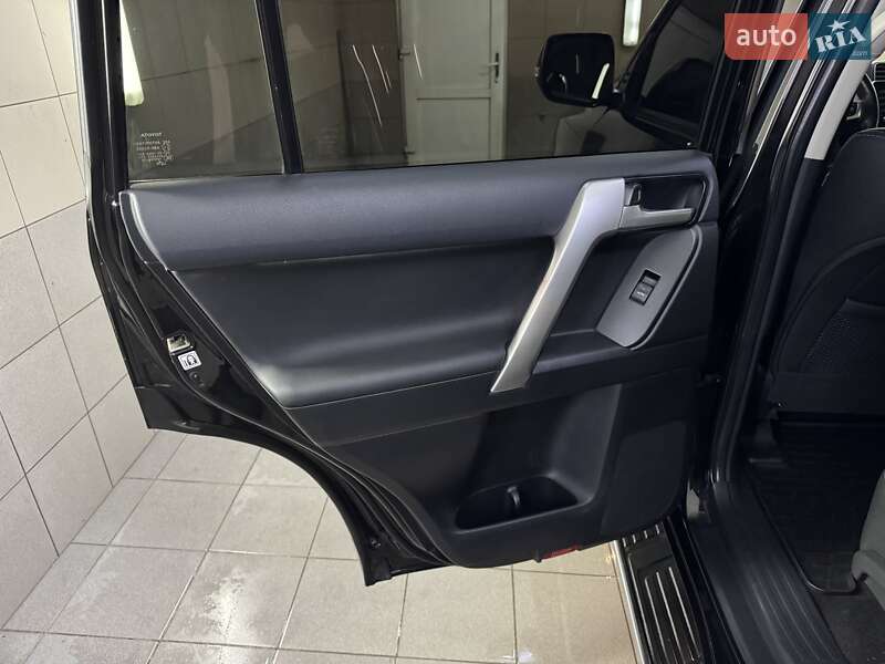 Позашляховик / Кросовер Toyota Land Cruiser Prado 2022 в Умані