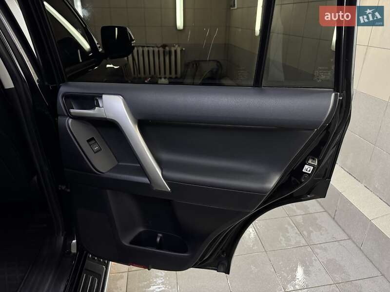 Позашляховик / Кросовер Toyota Land Cruiser Prado 2022 в Умані