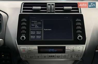 Внедорожник / Кроссовер Toyota Land Cruiser Prado 2022 в 