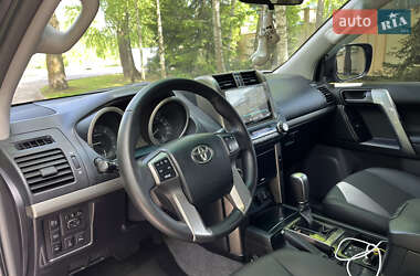 Позашляховик / Кросовер Toyota Land Cruiser Prado 2010 в 