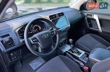 Внедорожник / Кроссовер Toyota Land Cruiser Prado 2022 в 