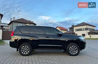 Внедорожник / Кроссовер Toyota Land Cruiser Prado 2022 в 