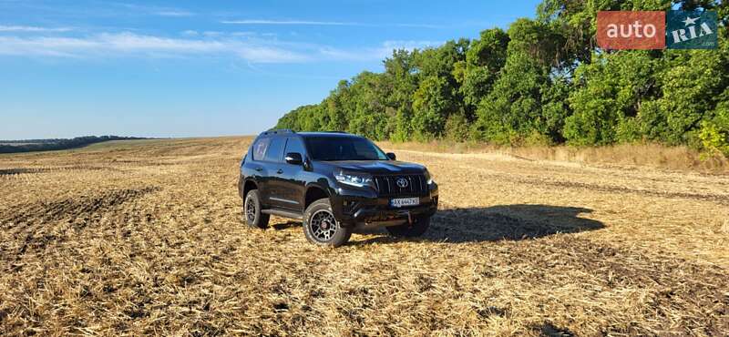 Внедорожник / Кроссовер Toyota Land Cruiser Prado 2020 в 