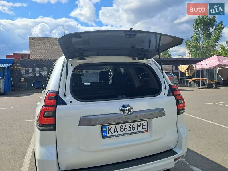 Внедорожник / Кроссовер Toyota Land Cruiser Prado 2019 в Киеве