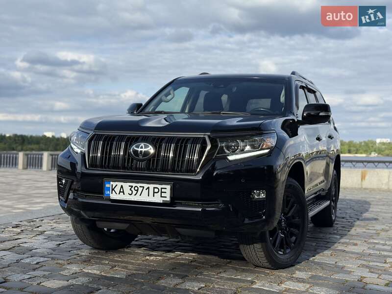 Позашляховик / Кросовер Toyota Land Cruiser Prado 2022 в Києві