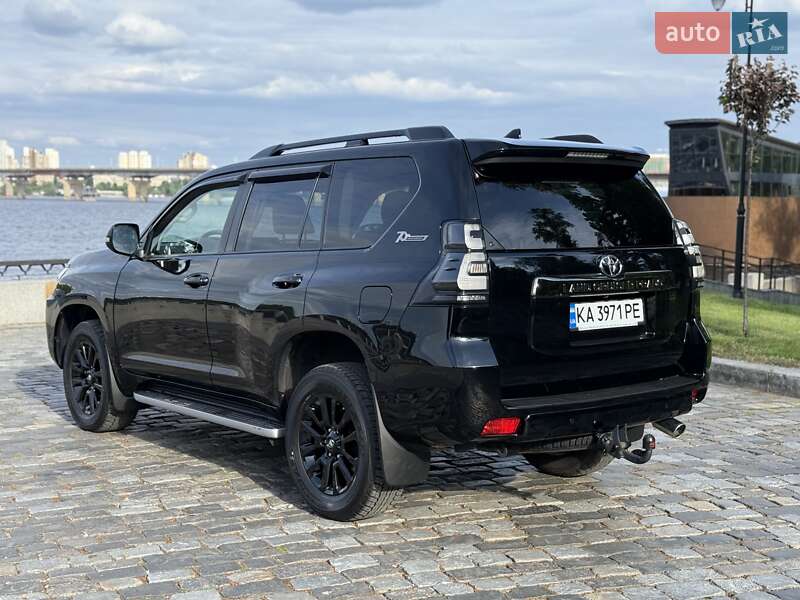 Позашляховик / Кросовер Toyota Land Cruiser Prado 2022 в Києві