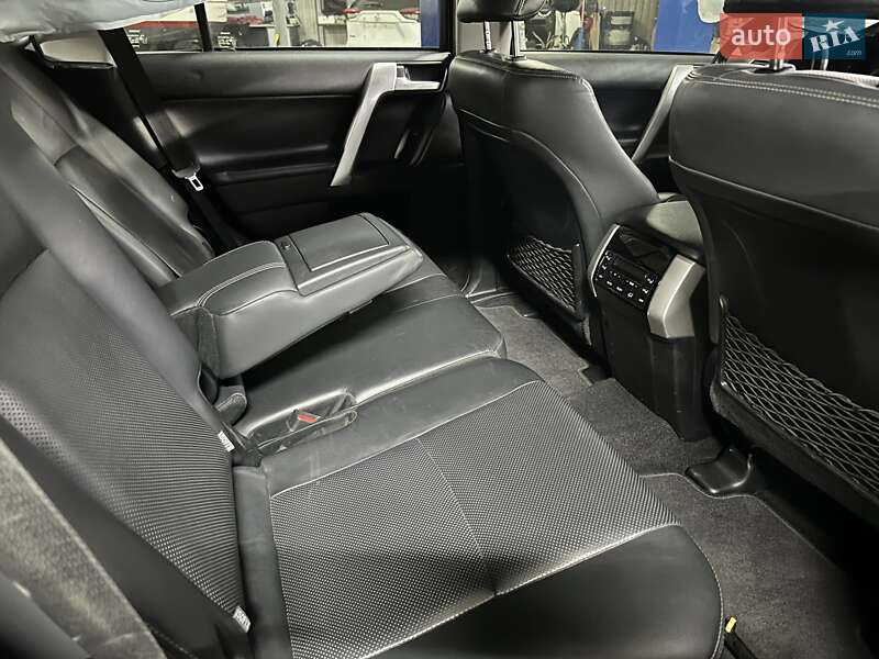 Внедорожник / Кроссовер Toyota Land Cruiser Prado 2019 в Днепре