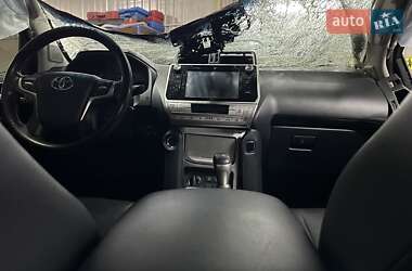Позашляховик / Кросовер Toyota Land Cruiser Prado 2019 в 