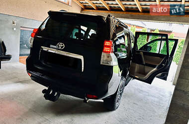 Внедорожник / Кроссовер Toyota Land Cruiser Prado 2010 в Грушево